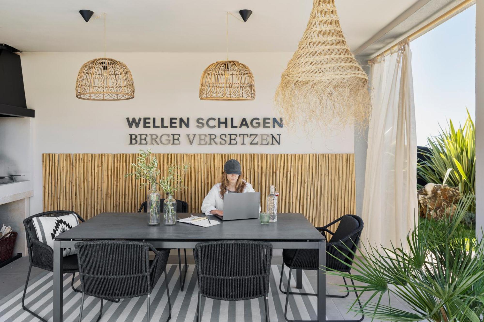 Villa Bewegte Berge Kastelir Bagian luar foto